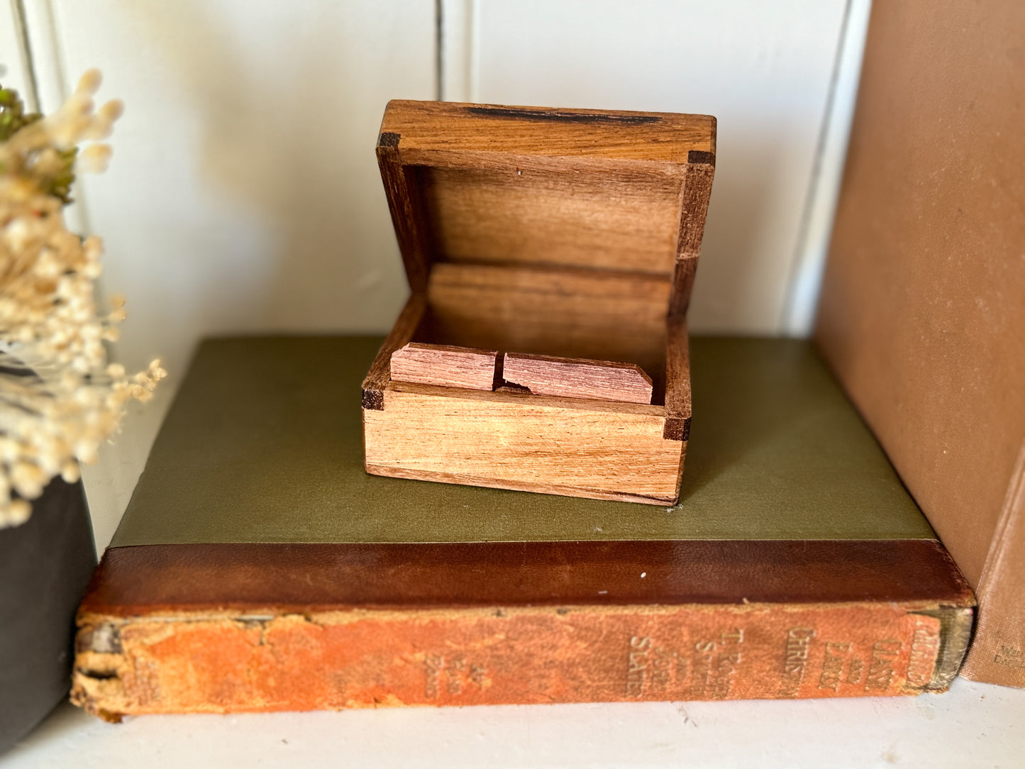 Handmade Inlaid Dragon Box